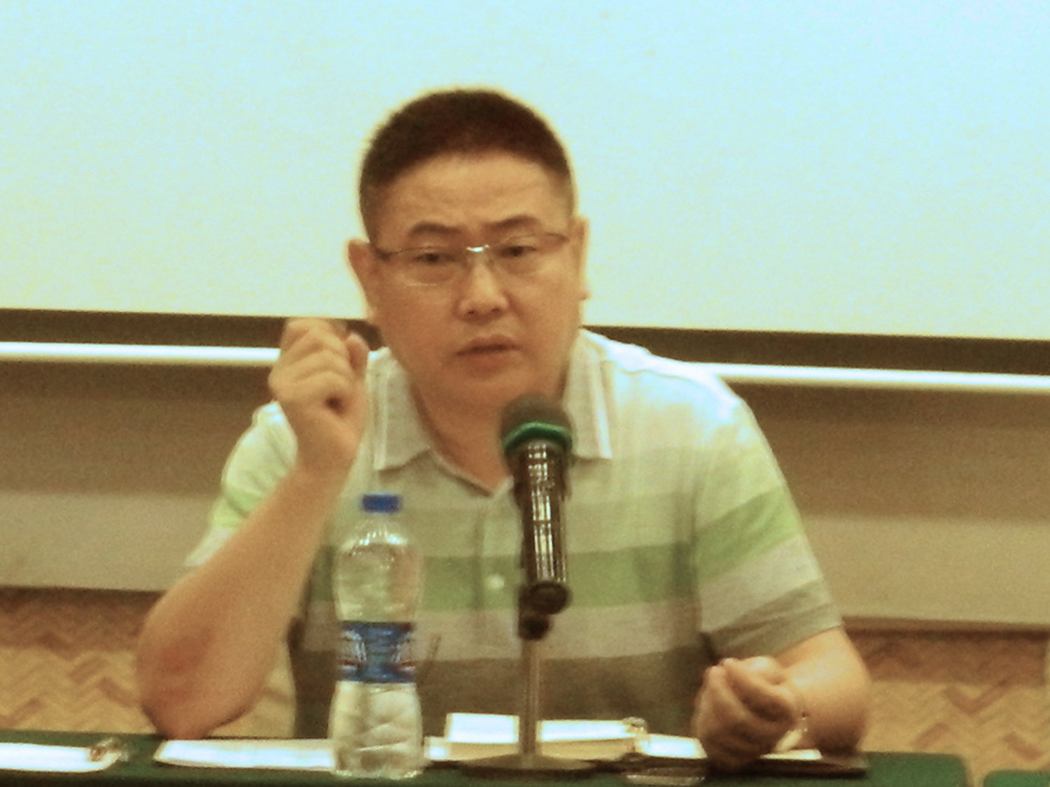 總經理文總發(fā)表講話